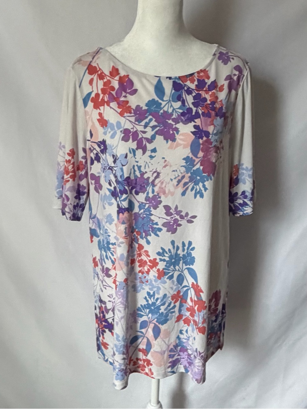 New Susan Graver Printed Liquid Knit Elbow Sleeve Bateau Neck Top Medium